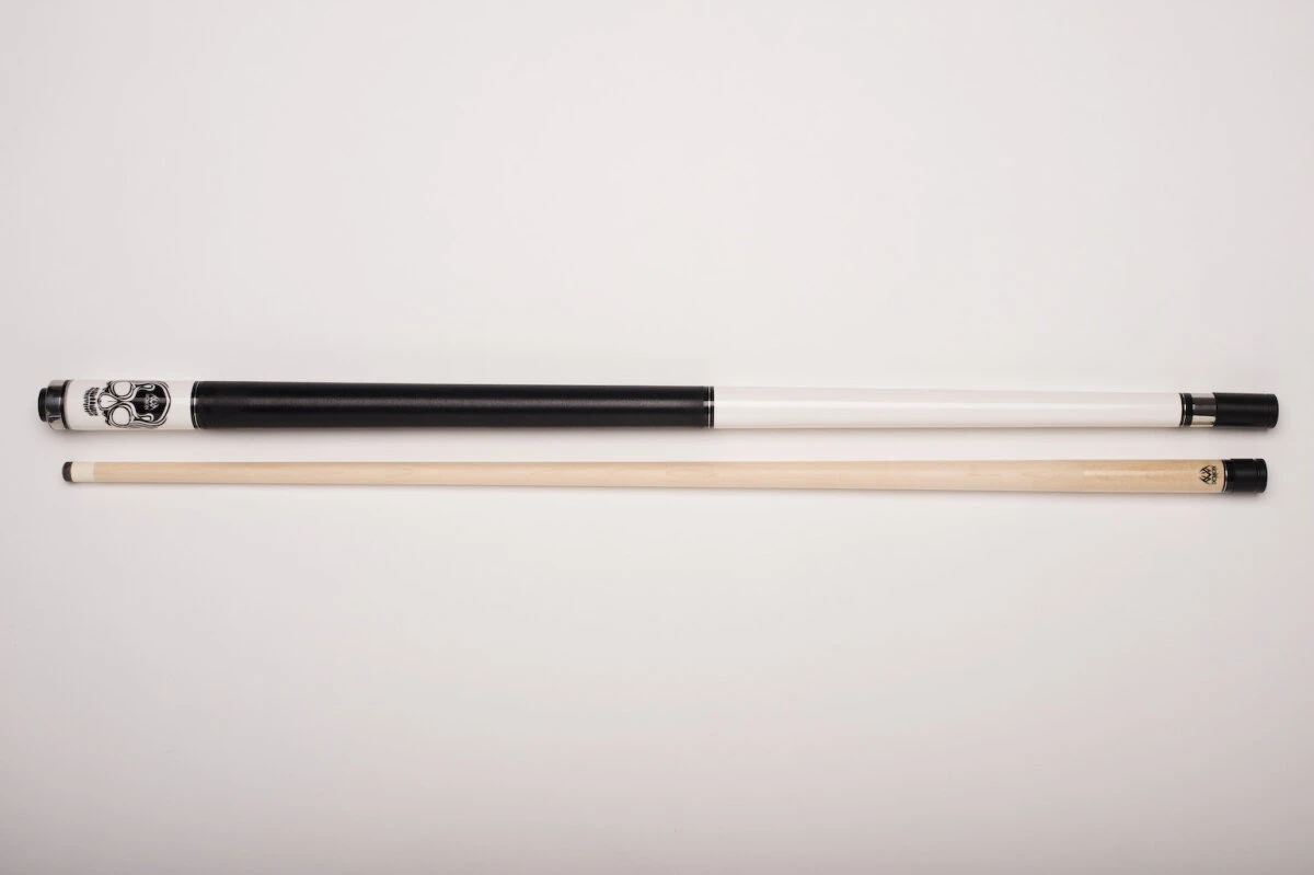 Demon DF0-002 Billard-Queue für Poolbillard, 2-teilig, mit Totenkopfdesign, Klebeleder, Vollholz-Oberteil, Leinen-Griffband inkl. Gewindeschoner